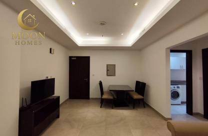 Apartment - 1 Bedroom - 1 Bathroom for rent in Umm Ghuwailina 4 - Umm Ghuwailina - Doha
