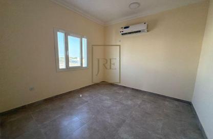 مجمع سكني - 6 غرف نوم - 7 حمامات للبيع في Al Sakhama - الدوحة