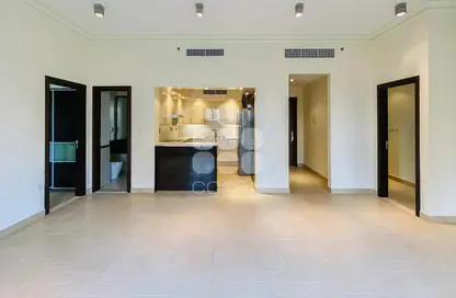 Apartment - 1 Bedroom - 2 Bathrooms for rent in Chateau - Qanat Quartier - The Pearl Island - Doha