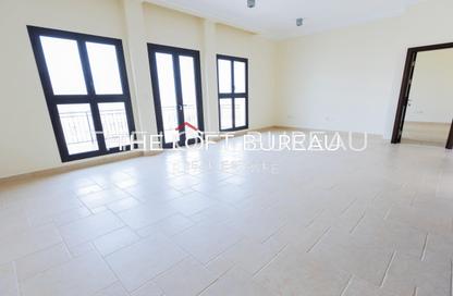 Apartment - 2 Bedrooms - 3 Bathrooms for rent in Teatro - Qanat Quartier - The Pearl Island - Doha