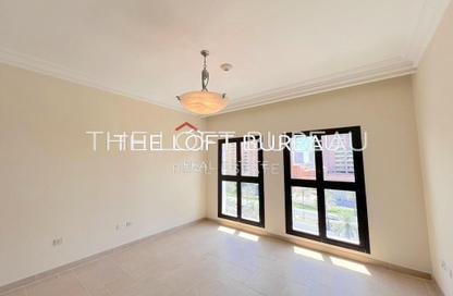 Apartment - 2 Bedrooms - 3 Bathrooms for rent in Teatro - Qanat Quartier - The Pearl Island - Doha