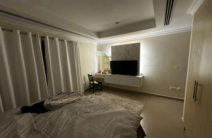 Apartment - 1 Bedroom - 2 Bathrooms for rent in West Porto Drive - Porto Arabia - The Pearl Island - Doha