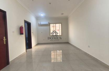 Apartment - 3 Bedrooms - 3 Bathrooms for rent in Salaja Street - Doha Al Jadeed - Doha