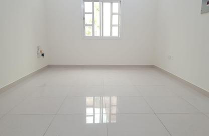 Apartment - 3 Bedrooms - 2 Bathrooms for rent in Bin Omran 35 - Fereej Bin Omran - Doha Apartment - 3 Bedrooms - 2 Bathrooms for rent in Bin Omran 35 - Fereej Bin Omran - Doha