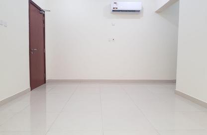 Apartment - 3 Bedrooms - 2 Bathrooms for rent in Bin Omran 35 - Fereej Bin Omran - Doha Apartment - 3 Bedrooms - 2 Bathrooms for rent in Bin Omran 35 - Fereej Bin Omran - Doha