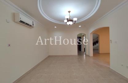 Villa - 4 Bedrooms - 5 Bathrooms for rent in Al Nuaija Street - Al Nuaija - Doha