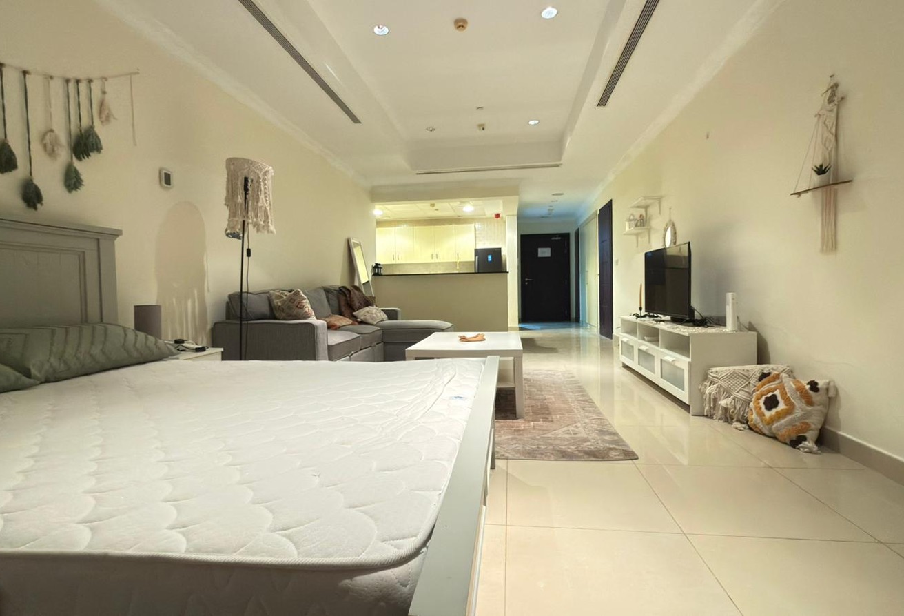 LUXURIOUS STUDIO APARTMENT IN PEARL thumbnail 8