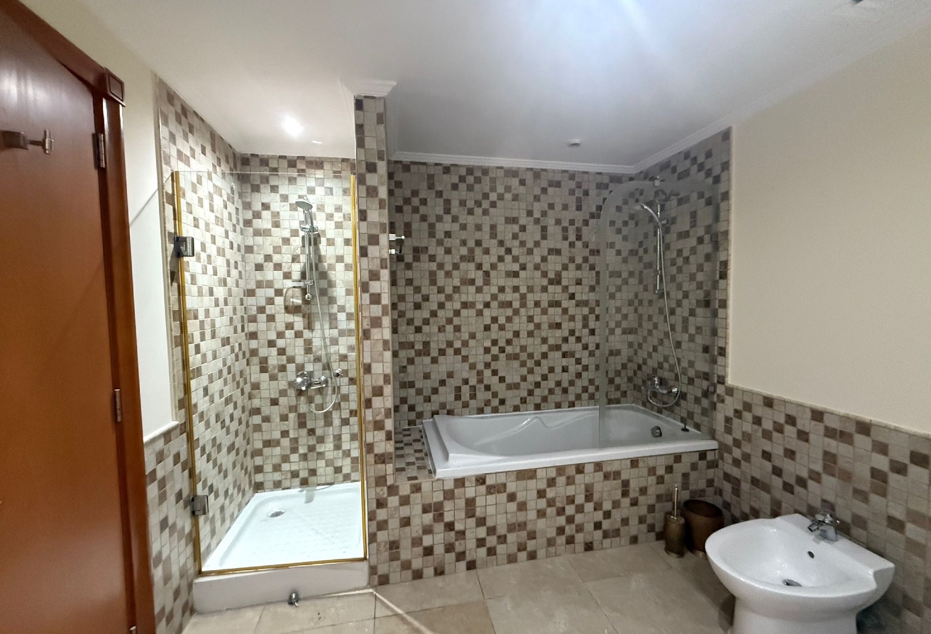 Exclusive2BR with Terrace Porto Arabia Near Mosque thumbnail 14