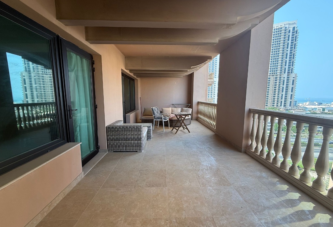 Exclusive2BR with Terrace Porto Arabia Near Mosque thumbnail 2
