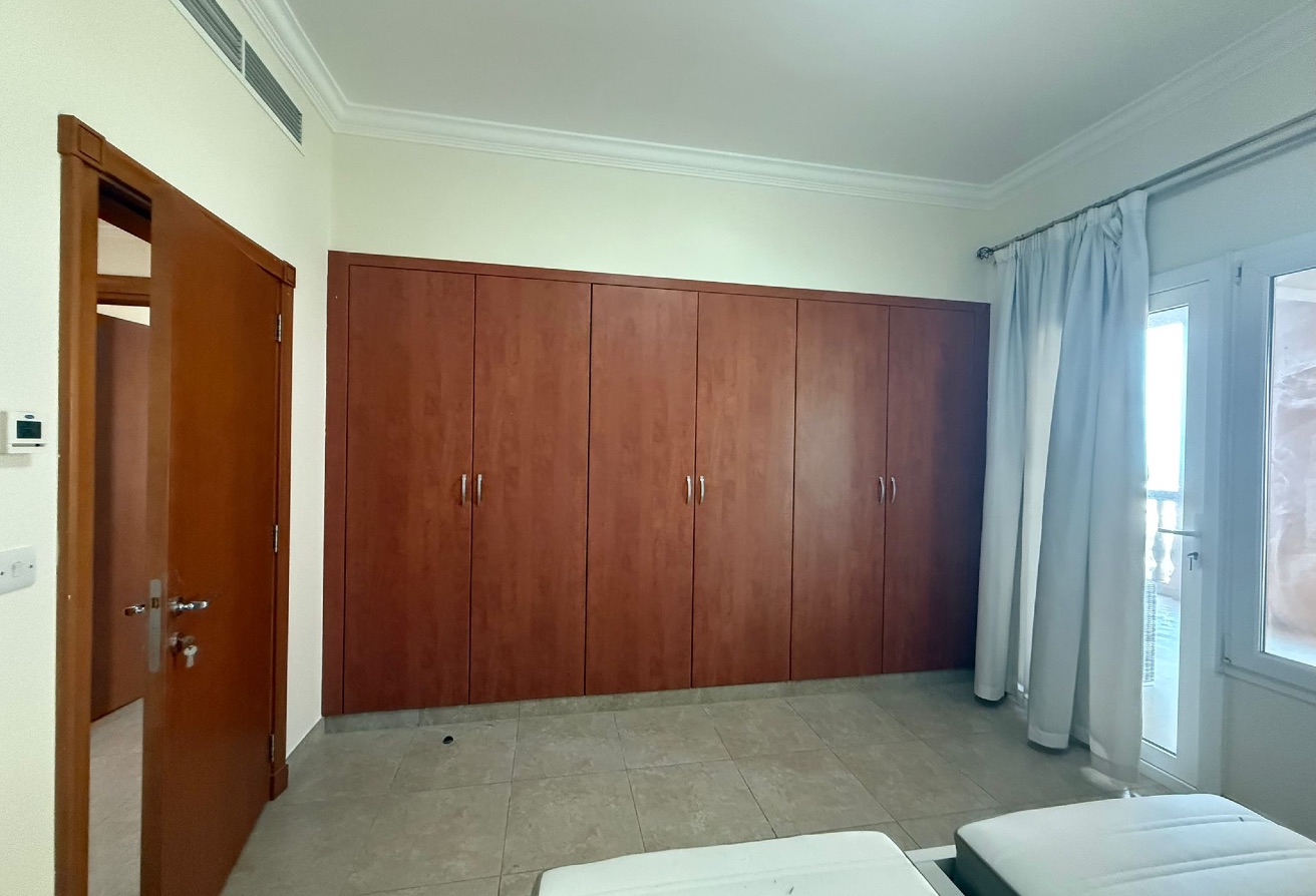 Exclusive2BR with Terrace Porto Arabia Near Mosque thumbnail 9
