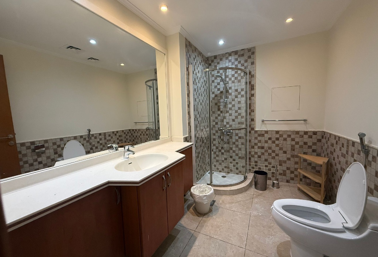 Exclusive2BR with Terrace Porto Arabia Near Mosque thumbnail 6
