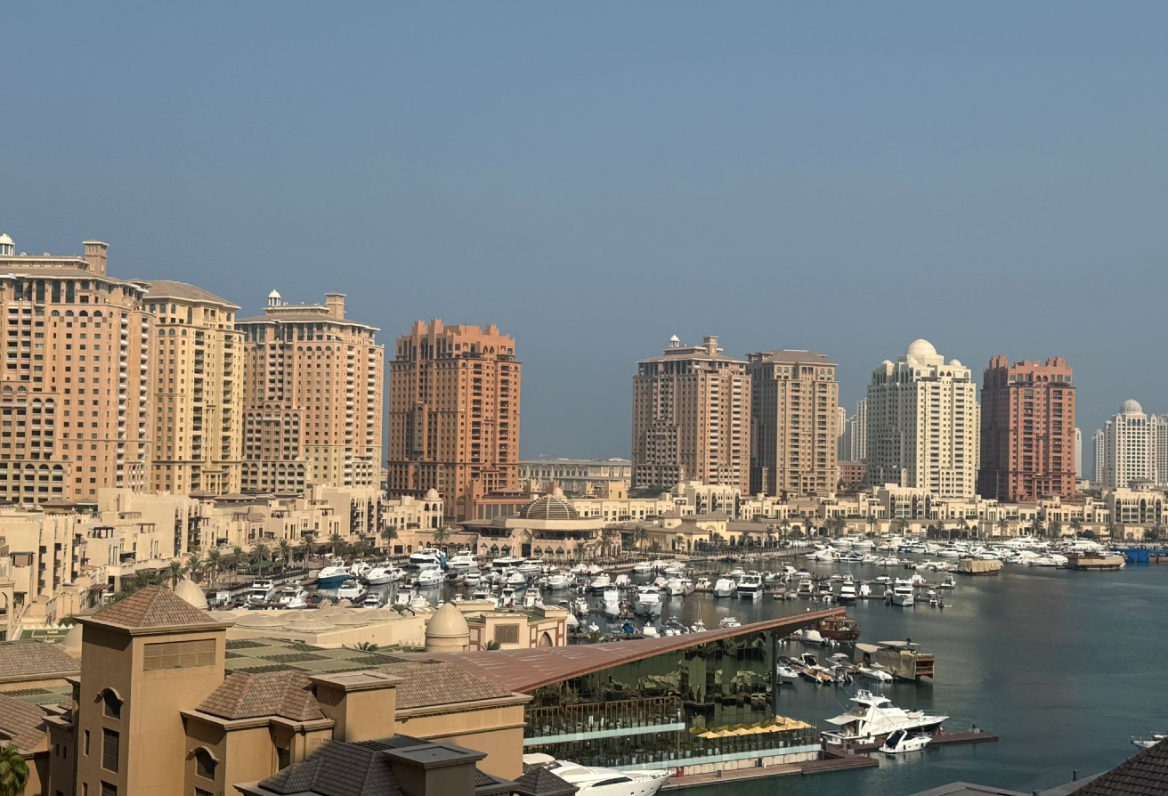 Exclusive2BR with Terrace Porto Arabia Near Mosque thumbnail 3