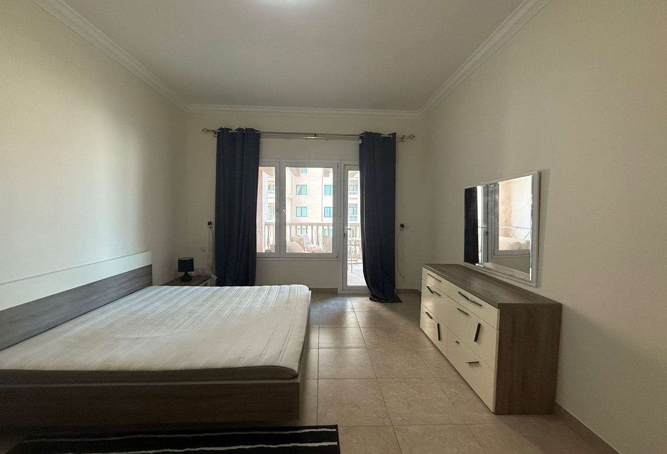 Exclusive2BR with Terrace Porto Arabia Near Mosque thumbnail 7