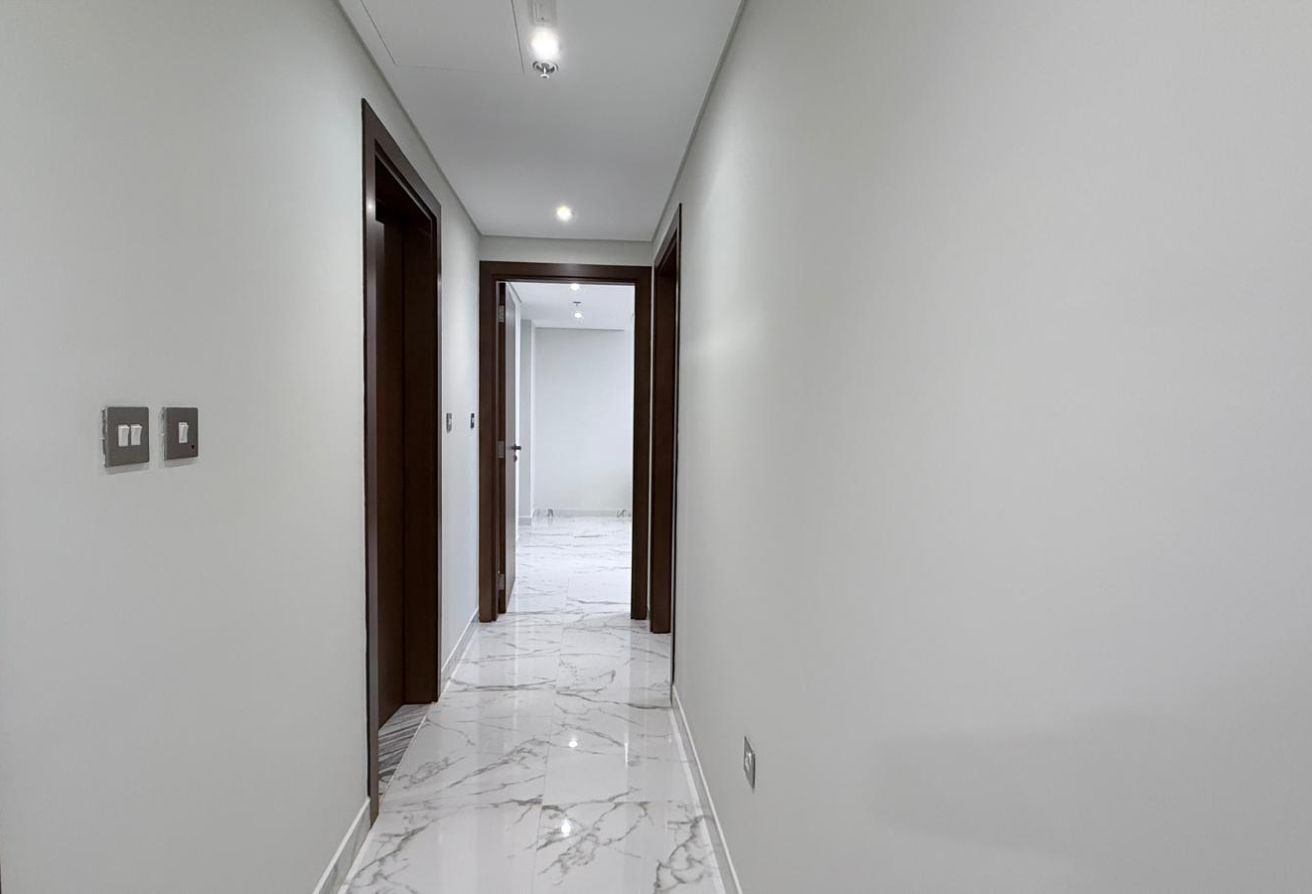 PAY JUST 1.1M , READY TO MOVE IN MARINA LUSAIL thumbnail 8