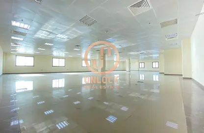 Office Space - Studio - 4 Bathrooms for rent in Al Mana Tower - C-Ring Road - Al Sadd - Doha