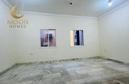 Apartment - 1 Bedroom - 1 Bathroom for rent in Umm Ghwailina Comm - Umm Ghuwalina - Umm Ghuwailina - Doha