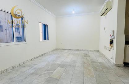 Apartment - 1 Bedroom - 1 Bathroom for rent in Umm Ghwailina Comm - Umm Ghuwalina - Umm Ghuwailina - Doha Apartment - 1 Bedroom - 1 Bathroom for rent in Umm Ghwailina Comm - Umm Ghuwalina - Umm Ghuwailina - Doha
