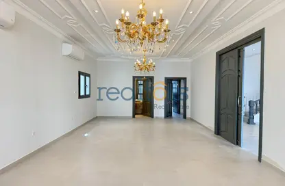 Villa - 6 Bedrooms - 7 Bathrooms for rent in Mamoura 18 - Al Maamoura - Doha