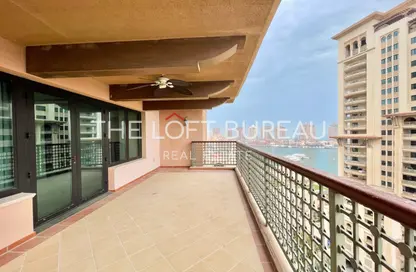 Apartment - 2 Bedrooms - 3 Bathrooms for rent in West Porto Drive - Porto Arabia - The Pearl Island - Doha