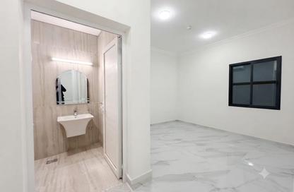 Apartment - 2 Bedrooms - 3 Bathrooms for rent in Al Sadd Road - Al Sadd - Doha