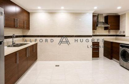 Apartment - 1 Bedroom - 2 Bathrooms for rent in East Porto Drive - Porto Arabia - The Pearl Island - Doha