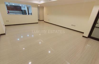 Apartment - 2 Bedrooms - 3 Bathrooms for sale in East Porto Drive - Porto Arabia - The Pearl Island - Doha Apartment - 2 Bedrooms - 3 Bathrooms for sale in East Porto Drive - Porto Arabia - The Pearl Island - Doha