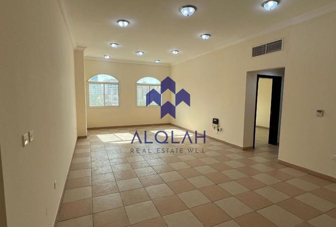 1012393 - Property Image 2