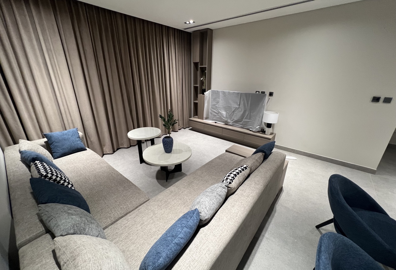 LUXURIOUS 1BHK VENDOM MALL | 8K INCLUDING BILLS thumbnail 5