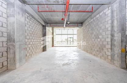 Shop - Studio - 1 Bathroom for rent in The Commercial Avenue - Umm Al Seneem - Doha