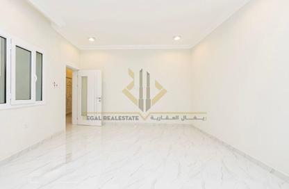 Compound - 4 Bedrooms - 6 Bathrooms for rent in Muraikh - AlMuraikh - Doha