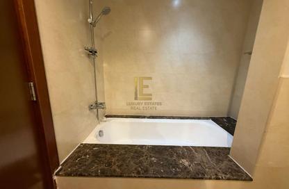 Apartment - 1 Bedroom - 2 Bathrooms for rent in East Porto Drive - Porto Arabia - The Pearl Island - Doha Apartment - 1 Bedroom - 2 Bathrooms for rent in East Porto Drive - Porto Arabia - The Pearl Island - Doha