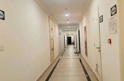 Apartment - 2 Bedrooms - 2 Bathrooms for rent in Al Nasr - Doha