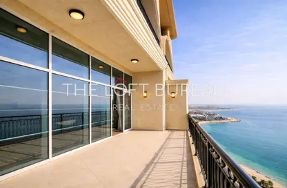 Penthouse - 3 Bedrooms - 4 Bathrooms for rent in The Garden - Floresta Gardens - The Pearl Island - Doha