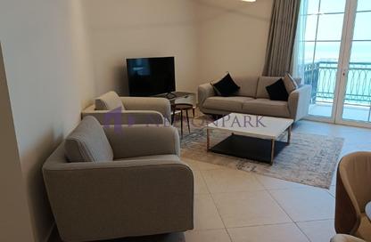 Apartment - 3 Bedrooms - 4 Bathrooms for rent in Floresta Gardens - Floresta Gardens - The Pearl Island - Doha