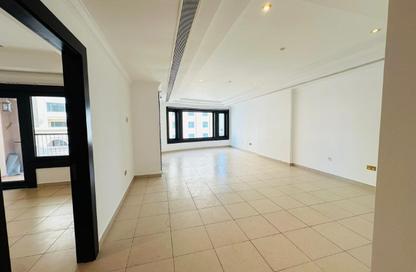 Apartment - 1 Bedroom - 2 Bathrooms for rent in East Porto Drive - Porto Arabia - The Pearl Island - Doha