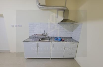Apartment - Studio - 1 Bathroom for rent in Umm Ghwailina Comm - Umm Ghuwalina - Umm Ghuwailina - Doha