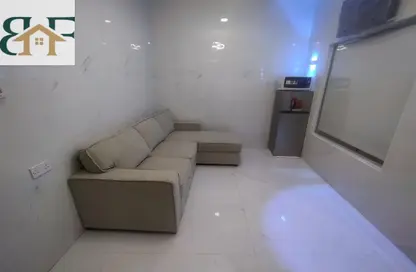 Apartment - Studio - 1 Bathroom for rent in Umm Ghwailina Comm - Umm Ghuwalina - Umm Ghuwailina - Doha