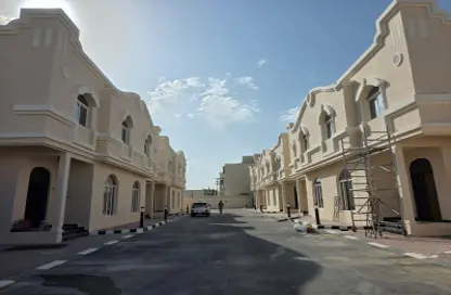 فيلا - 6 غرف نوم - 5 حمامات للايجار في أم صلال علي - أم صلال على - الدوحة