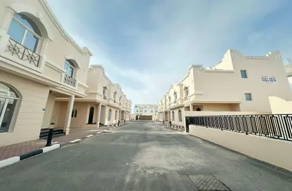 فيلا - 6 غرف نوم - 5 حمامات للايجار في أم صلال علي - أم صلال على - الدوحة