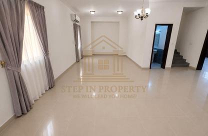 مجمع سكني - 5 غرف نوم - 5 حمامات للايجار في شارع  بو هامو - أبو هامور - الدوحة