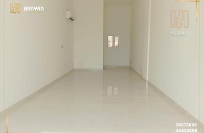 Retail - Studio for rent in Al Duhail - Al Duhail - Doha