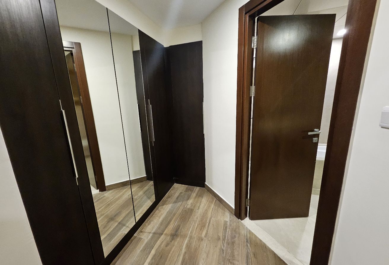 BRAND NEW 1BEDROOM SEMI FURNISHED WITH BALCONY thumbnail 8