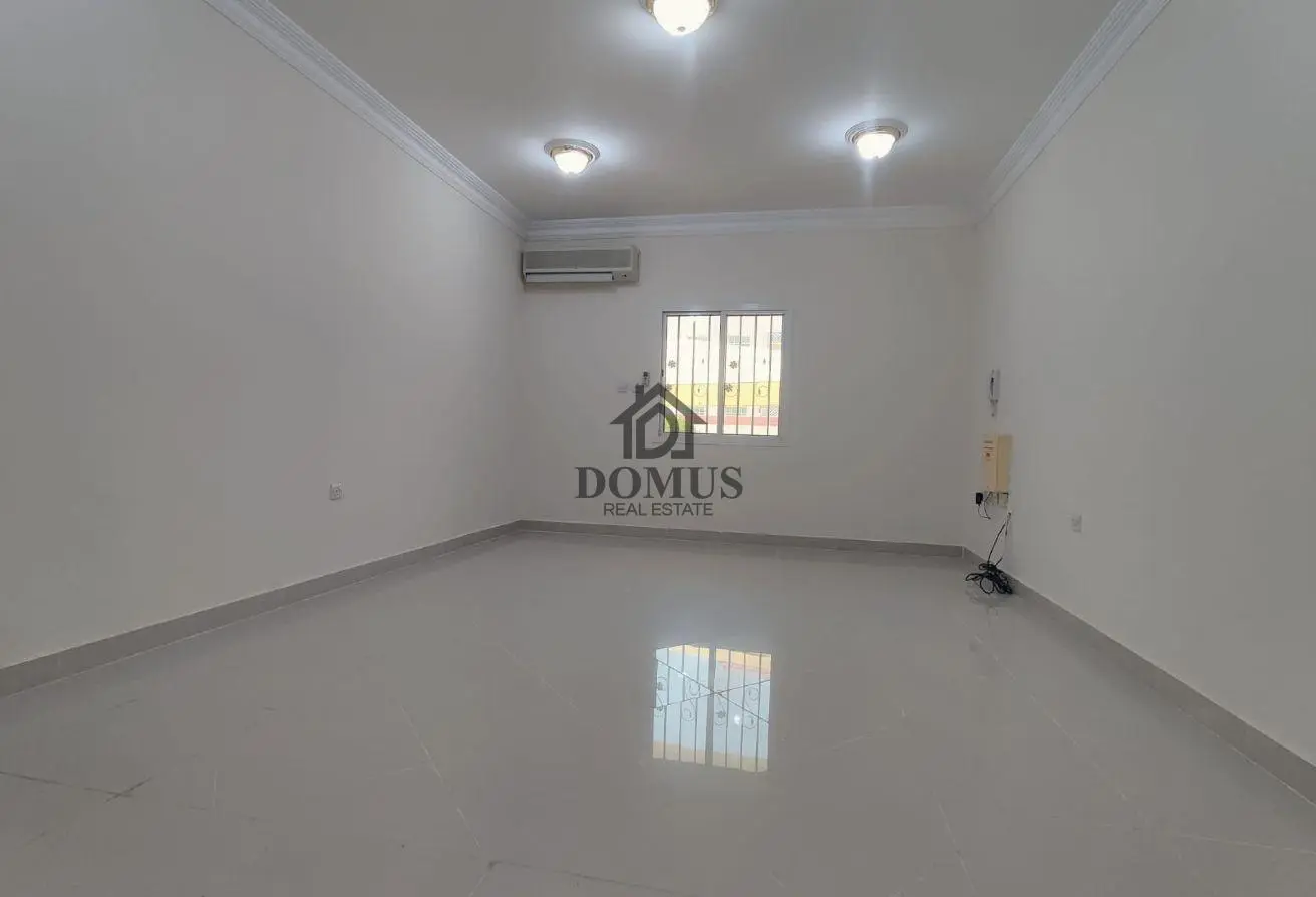 63080779 - Property Main Image