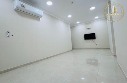 Apartment - 2 - 2 for rent in Al Nasr Street - Al Nasr - Doha
