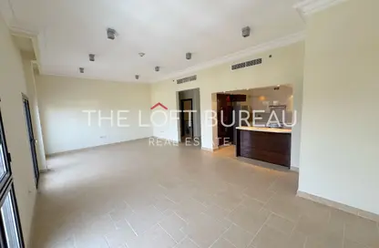 Apartment - 3 Bedrooms - 4 Bathrooms for rent in Carnaval - Qanat Quartier - The Pearl Island - Doha