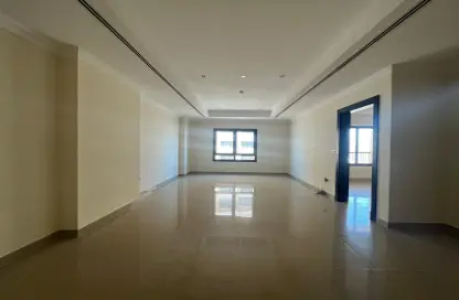 Apartment - 1 Bedroom - 2 Bathrooms for rent in Porto Arabia Townhouses - Porto Arabia - The Pearl Island - Doha