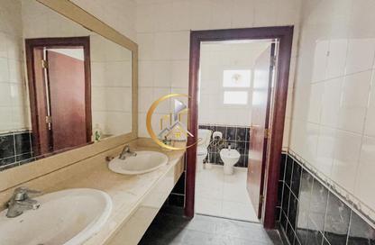 مجمع سكني - 5 غرف نوم - 5 حمامات للايجار في شارع الوعب - الوعب - الدوحة