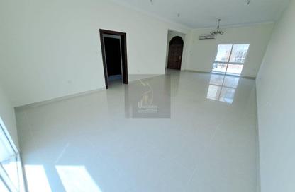 مجمع سكني - 4 - 4 للايجار في شارع المطار القديم - طريق المطار القديم - الدوحة