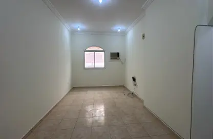 Apartment - 2 Bedrooms - 2 Bathrooms for rent in Anas Street - Fereej Bin Mahmoud North - Fereej Bin Mahmoud - Doha