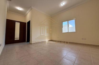 Villa - 4 Bedrooms - 5 Bathrooms for rent in Bu Hamour Street - Abu Hamour - Doha